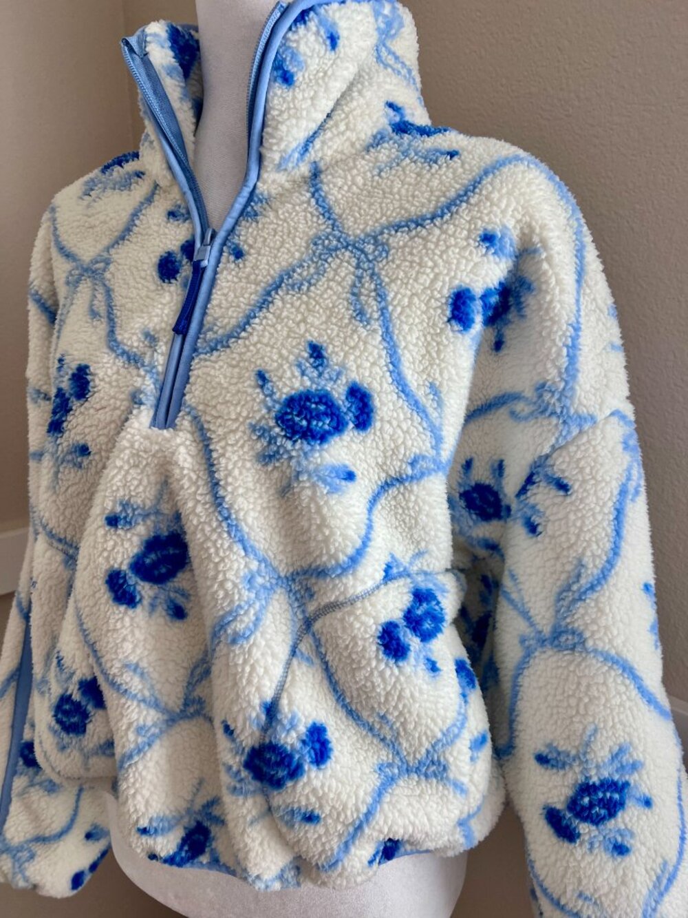 Old Navy Floral Bow Printed Loose Sherpa Quarter-Zip Pullover - Size Med - Picture 2 of 7